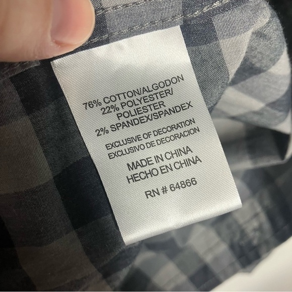 Lee black & gray checkered button down shirt size medium - Picture 4 of 5